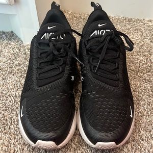 Nikes Airmax 270 Women 9